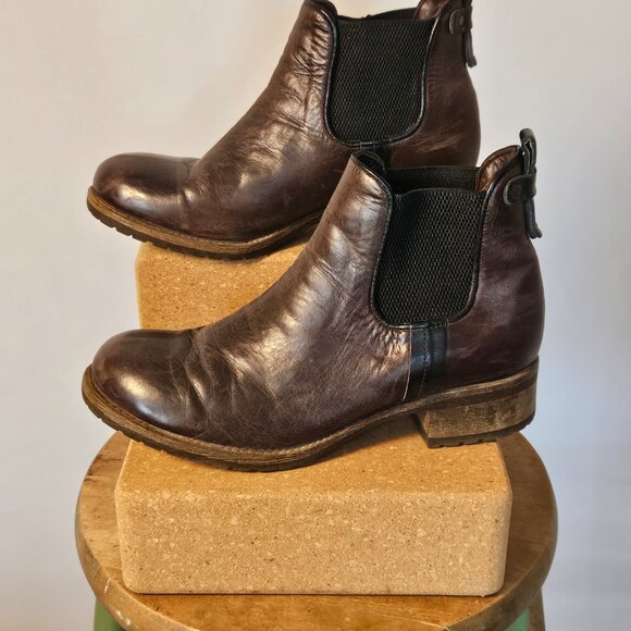 Bueno Brown Leather Chelsea Boots - Picture 2 of 5